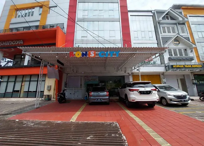 Rons City Hotel near Simpang Lima Semarang Redpartner