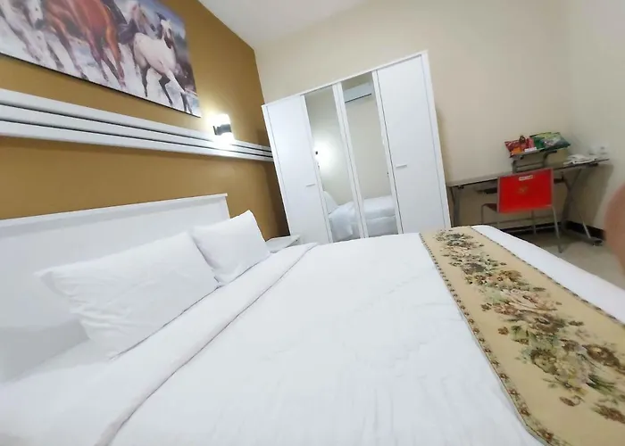 Rons City Hotel near Simpang Lima Semarang Redpartner